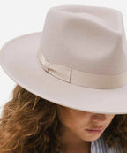 "womens beige rancher hat"