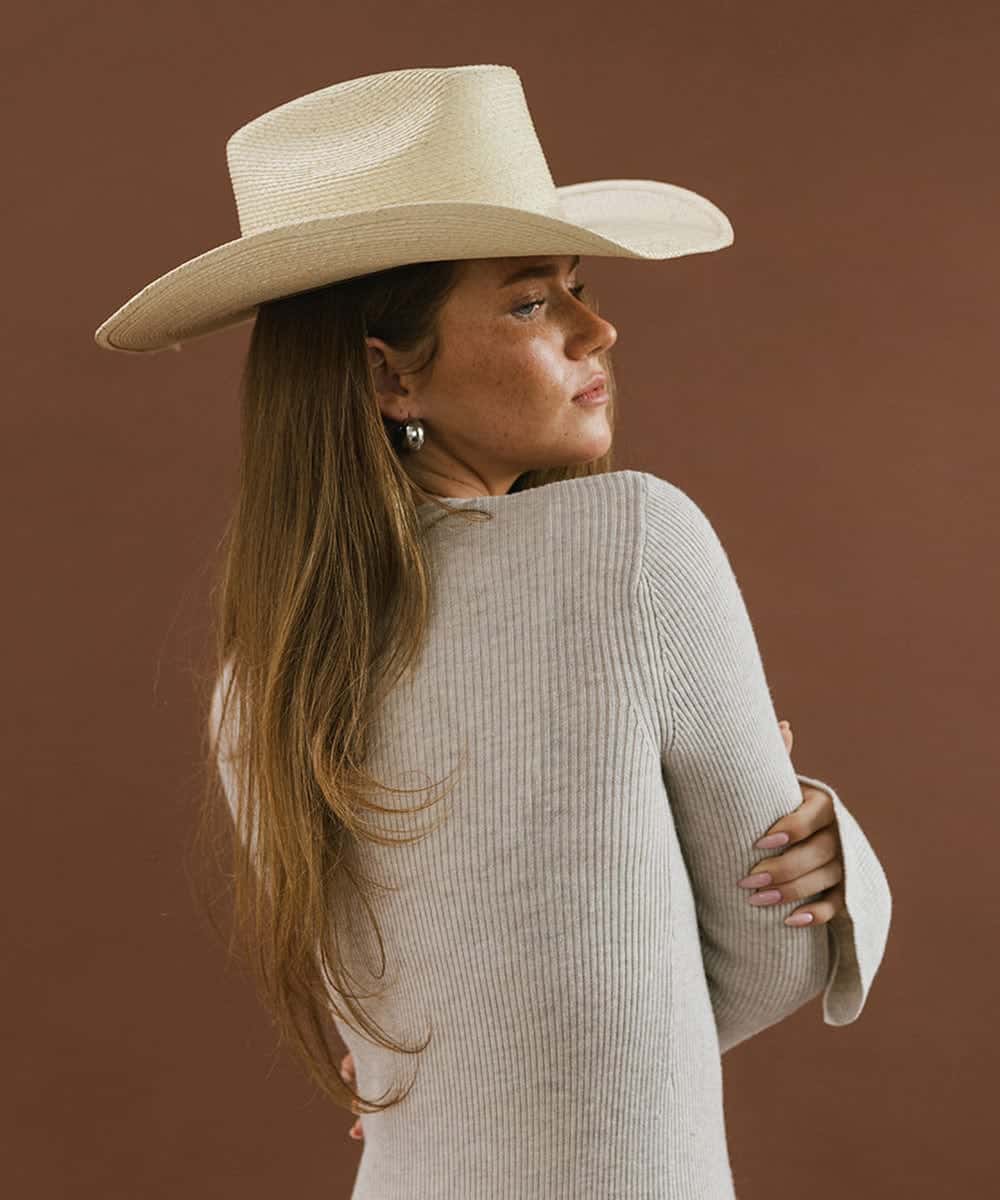 Lightweight straw cowboy hat for women's summer festival outfits